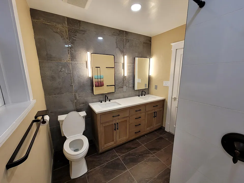 double sinks, 2 large medicine cabinets