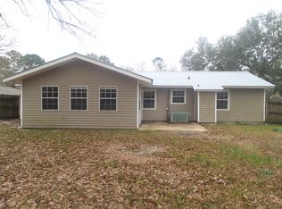 2919 Dantzler St, Moss Point, MS 39563