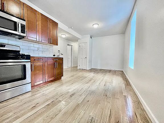 2nd image of 1624 Amsterdam Ave #2F