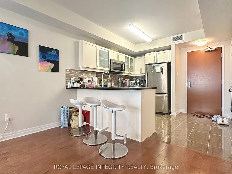 195 Besserer St #504 — Photo 3
