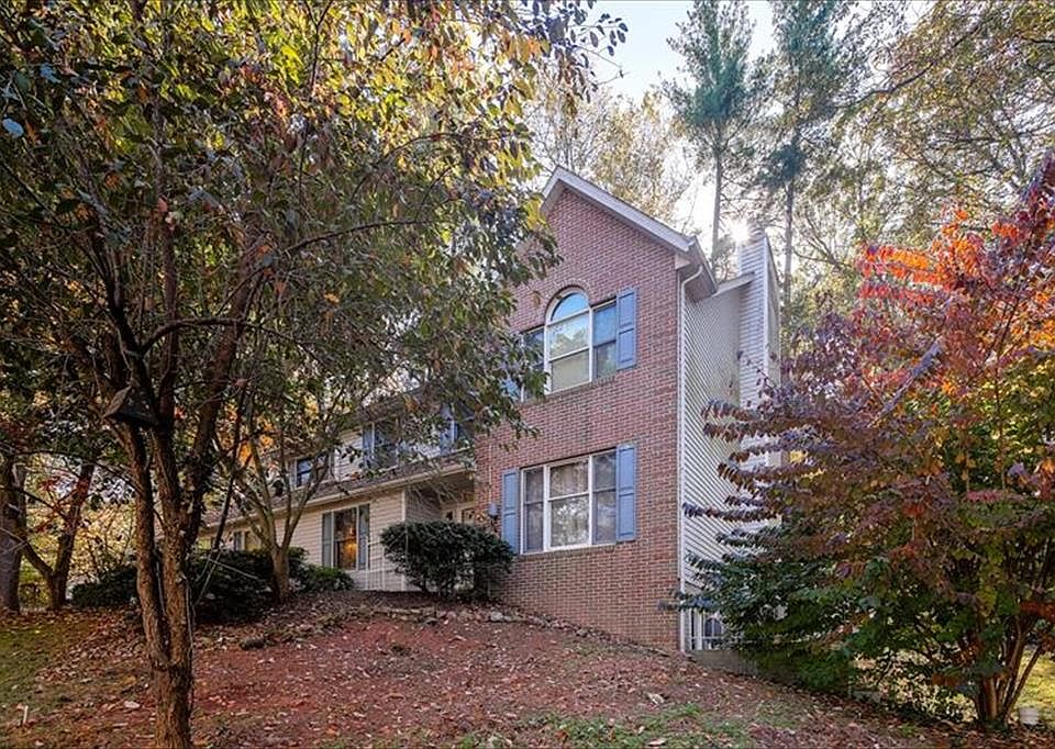 Welcome to 2501 Silver Meadow Lane