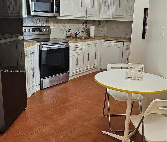 800 Parkview Dr #912 — Photo 3
