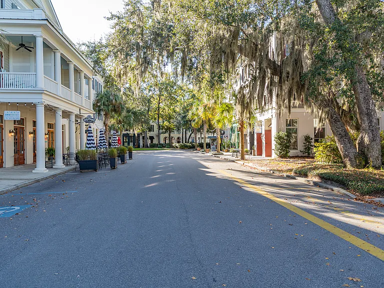 Habersham Row — Photo 43