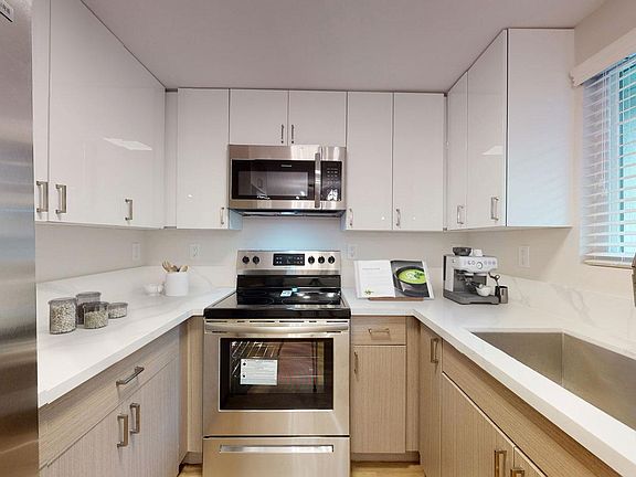2nd image of 419 N Broadway #407-4