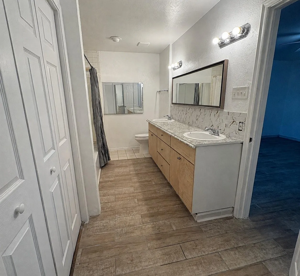 5913 Lake Hubbard Pkwy — Photo 1