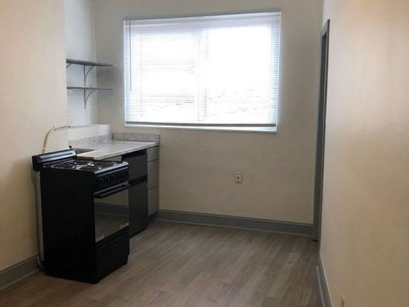 4th image of 19 W 5th Ave #11