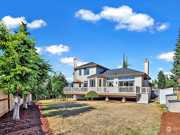 3rd image of 701 Rosario Court