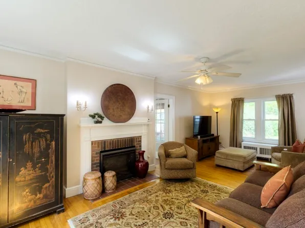 55 Coolidge Rd, Worcester, MA 01602
