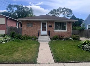 801 Indiana Ave, Waukegan, IL 60085