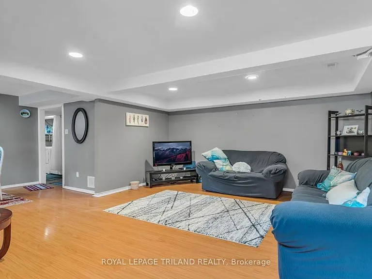 197 A Cedarvale Cres #B — Photo 1