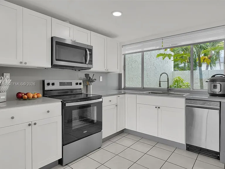 9177 Fontainebleau Blvd #3 — Photo 8