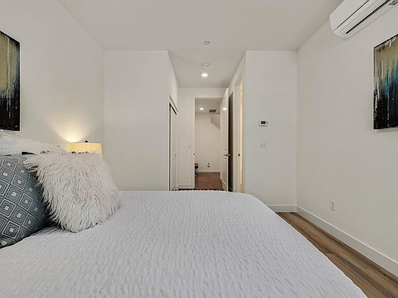 3rd image of 5885 Cadence Ave