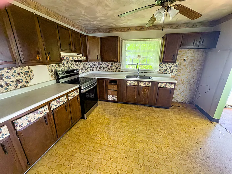 161 Pentagon Cir — Photo 4
