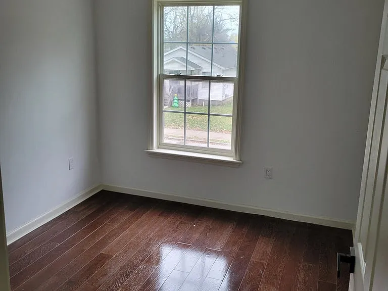 2129 Bolling Ave — Photo 17