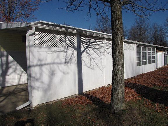 4th image of 34 Terrace Dr