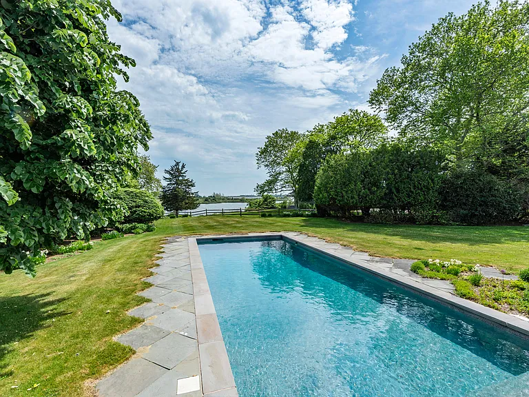 221 Bridge Ln — Photo 32