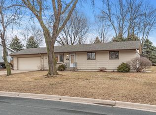 714 Highland Dr, New Prague, MN 56071