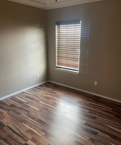 1202 W Carmen Ave — Photo 8