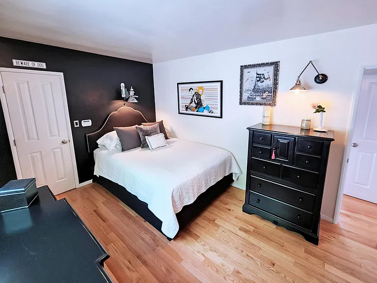 12714 Short Ave — Photo 17