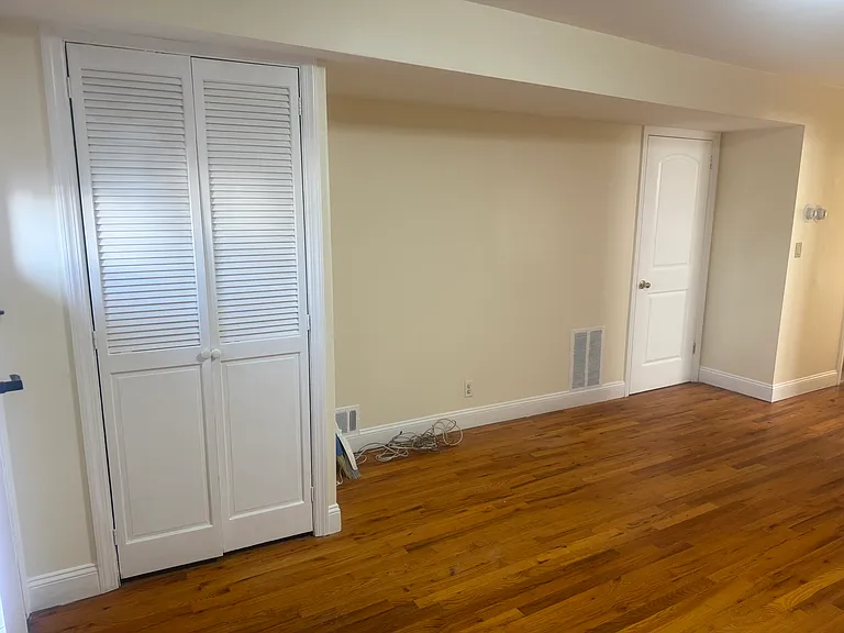 48 Elissa Ln #1 — Photo 4