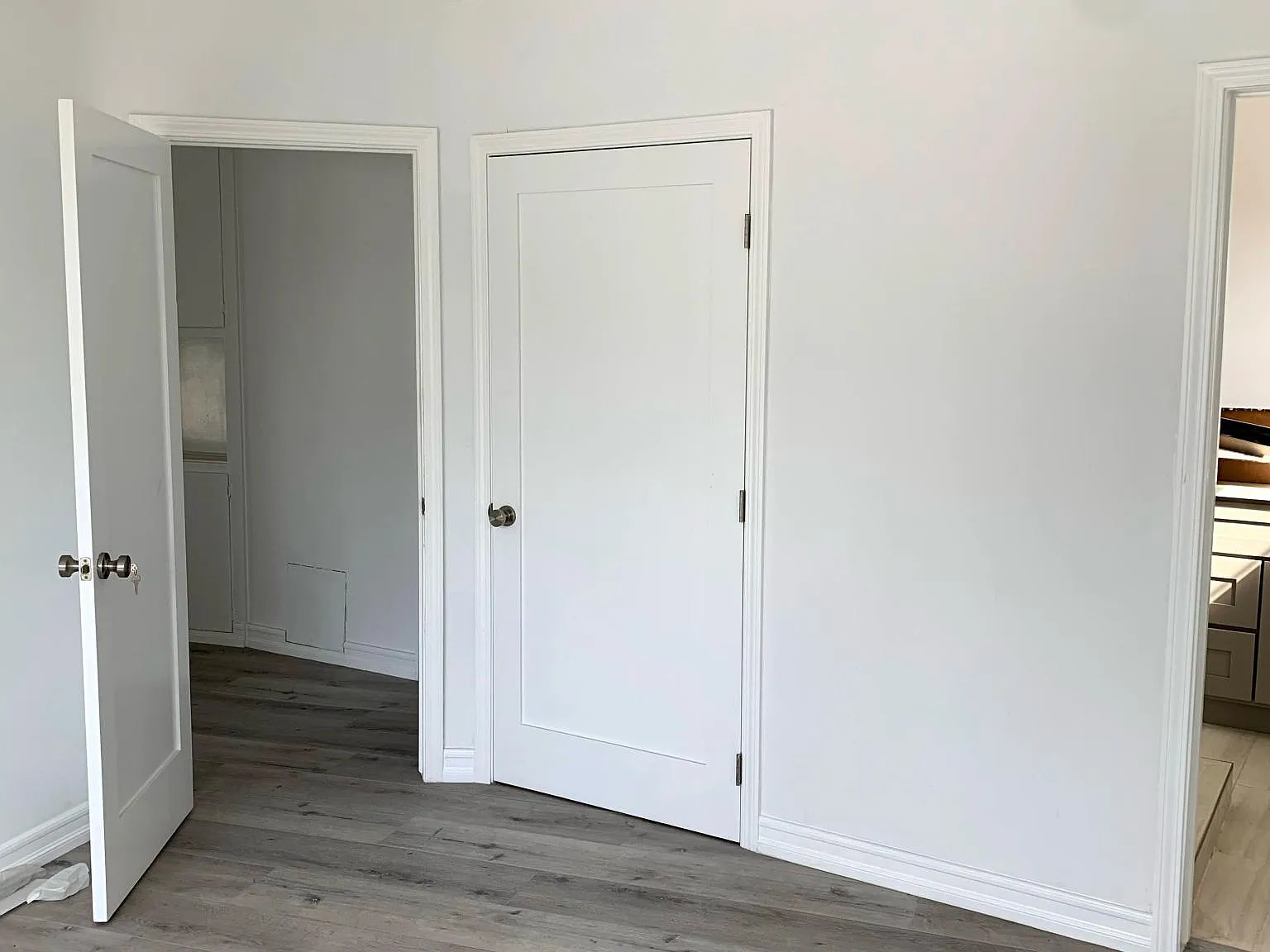 4241 McLaughlin Ave — Photo 3