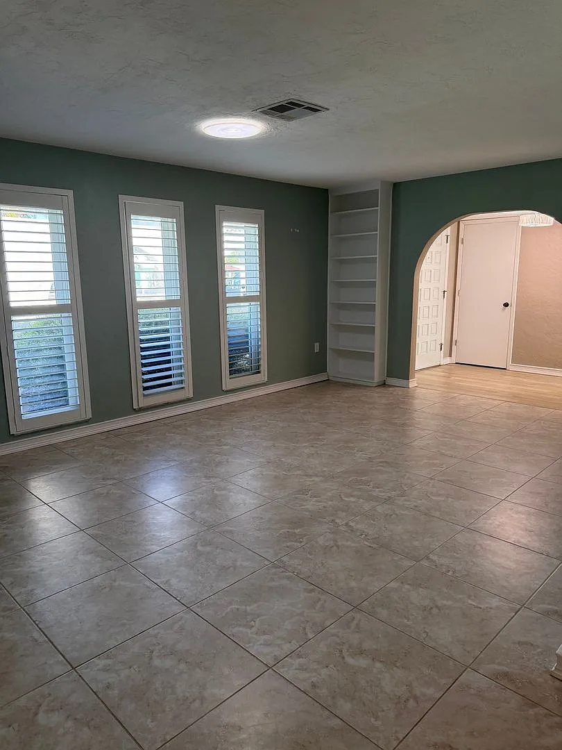 Charming 3BR/2BA House with Pool in Sarasota — Photo 3