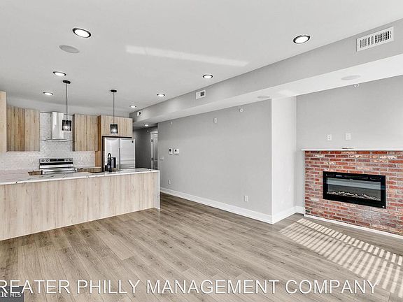4th image of 1617 Brown St #9