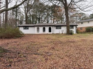 1055 Pinecrest Dr, Forest Park, GA 30297