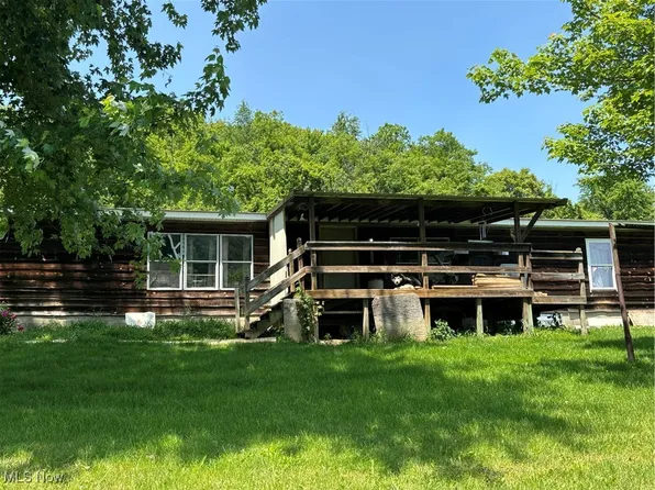 6327 Everett Valley Rd SE, Gnadenhutten, OH 44629