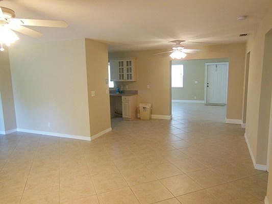 4th image of 642 Lindell Blvd