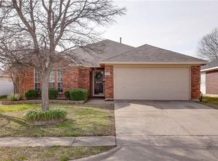 7108 Sunburst Trl, Denton, TX 76210