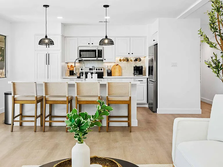 6411 E Presidio Rd — Photo 9