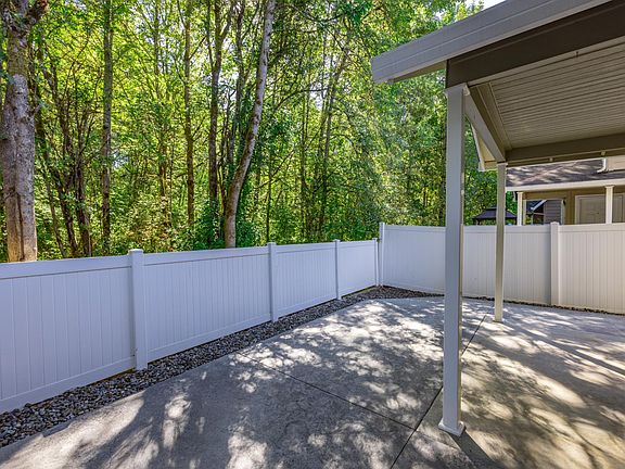 3rd image of 603 SE 15th Ave