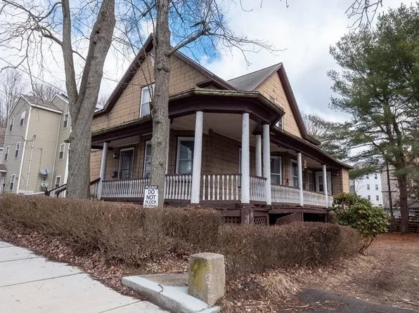 10 Granite St, Webster, MA 01570