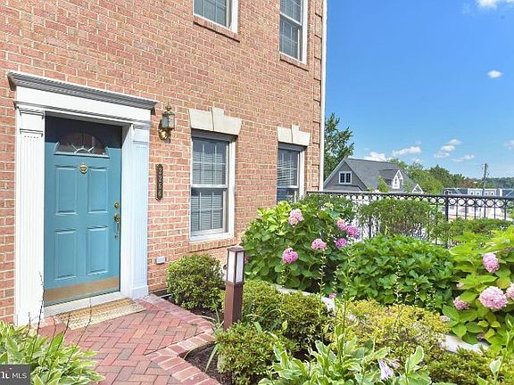 3rd image of 2266 S Garfield St #6