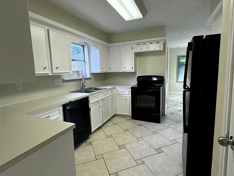 17719 Windy Point Dr — Photo 13