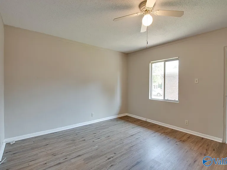 1330 Oshaughnessy Ave NE #A — Photo 26