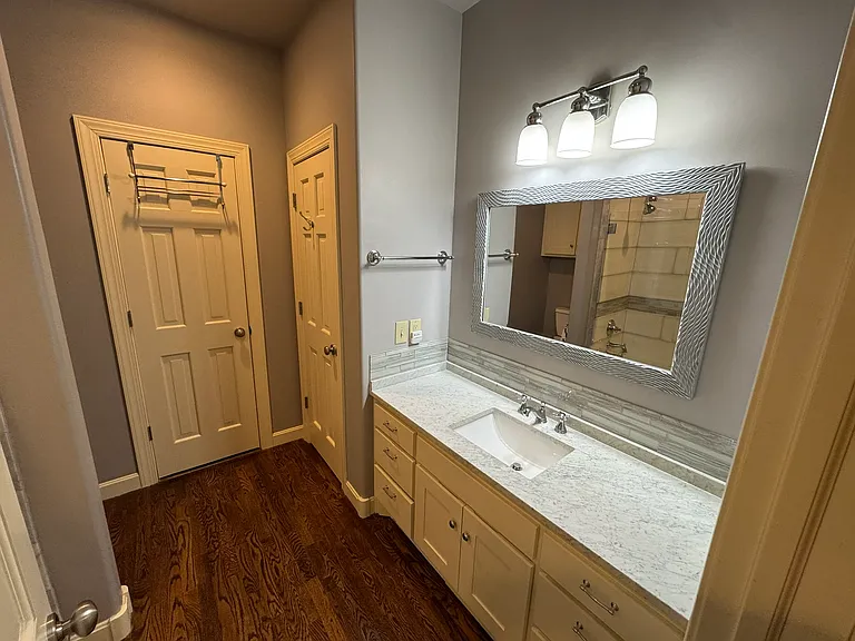 Upstairs full bath