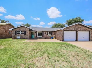 2030 Longhorn Dr, Levelland, TX 79336