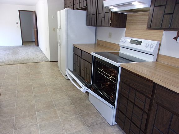 4th image of 1420 W 10th St