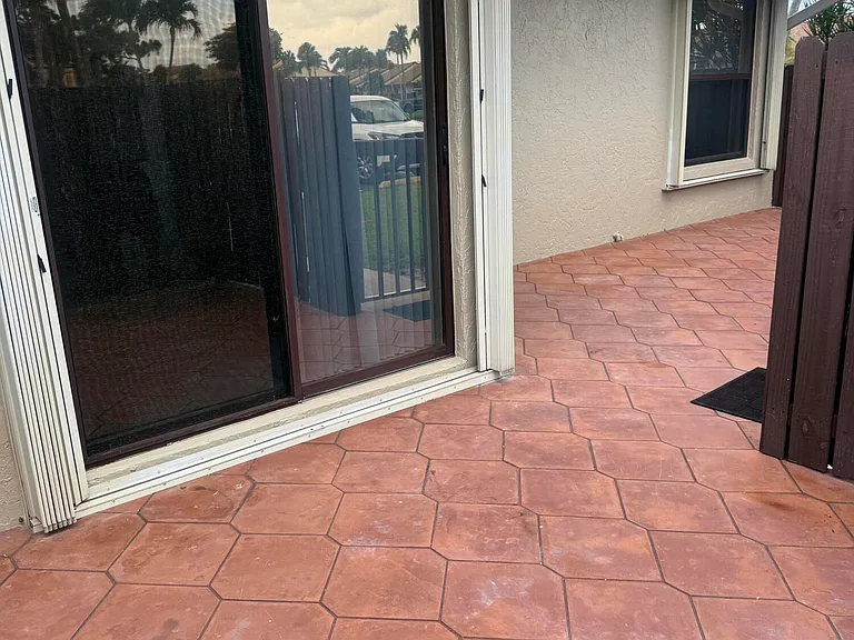 817 Sky Pine Way #H — Photo 17