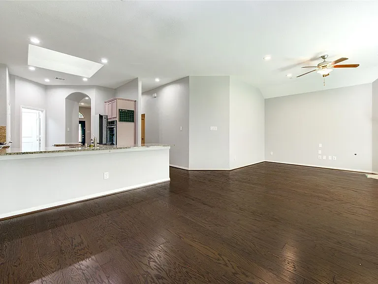 9802 Massanutten Ln — Photo 21