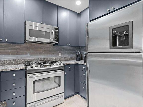 5th image of 3338 Peachtree Rd NE APT 1105