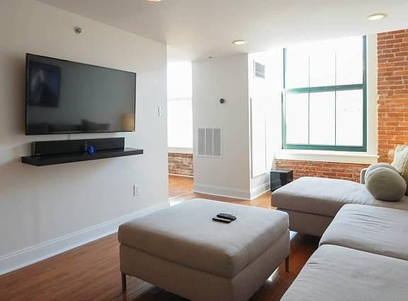 smart tv, streaming accounts, high speed internet included