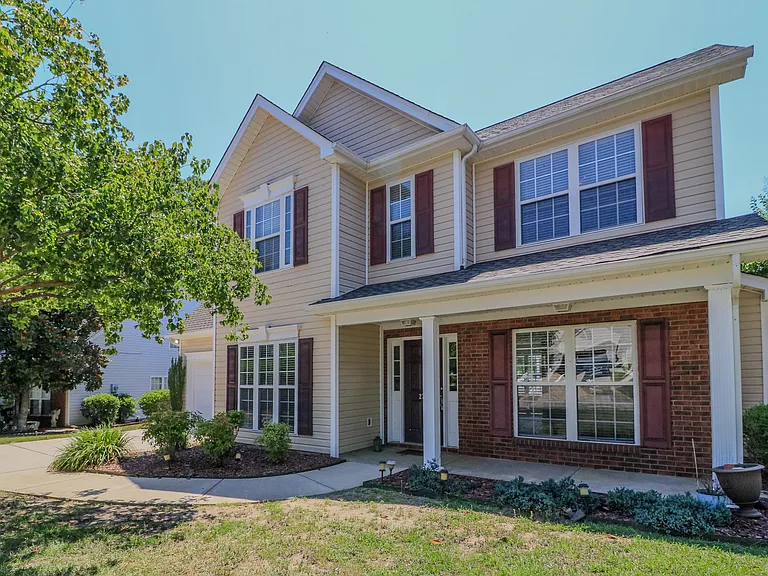 220 Loskin Ln — Photo 4