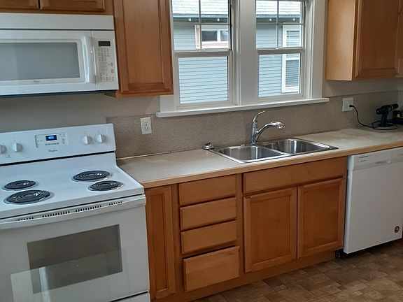 2nd image of 205 N Emerson Ave