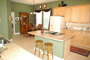 Kitchen / Breakfast Nook