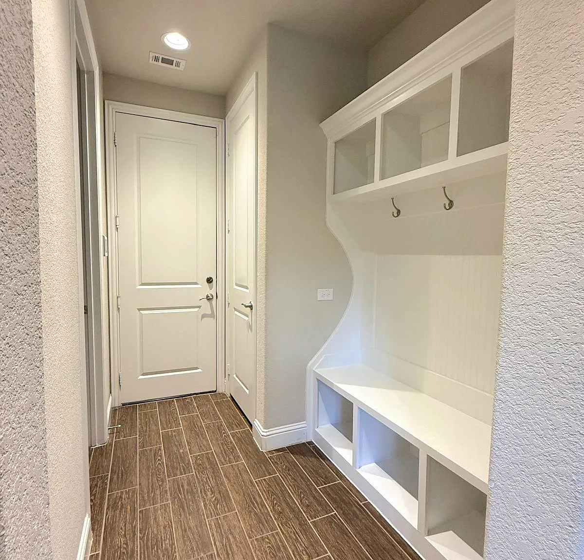 5 bed, 4.5 bath, 3853 sqft, $4,695 — Photo 4