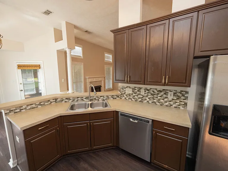 8013 Copperfield Dr — Photo 6