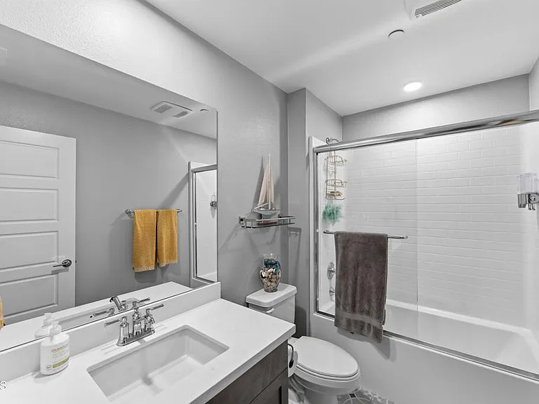 643 Winchester Dr — Photo 22
